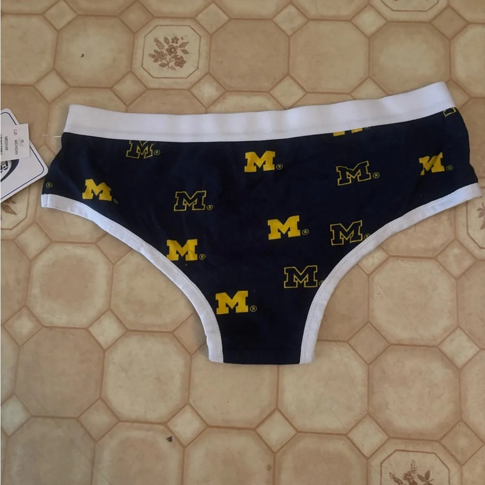 Navy and White Bottoms - Picture 2 of 4